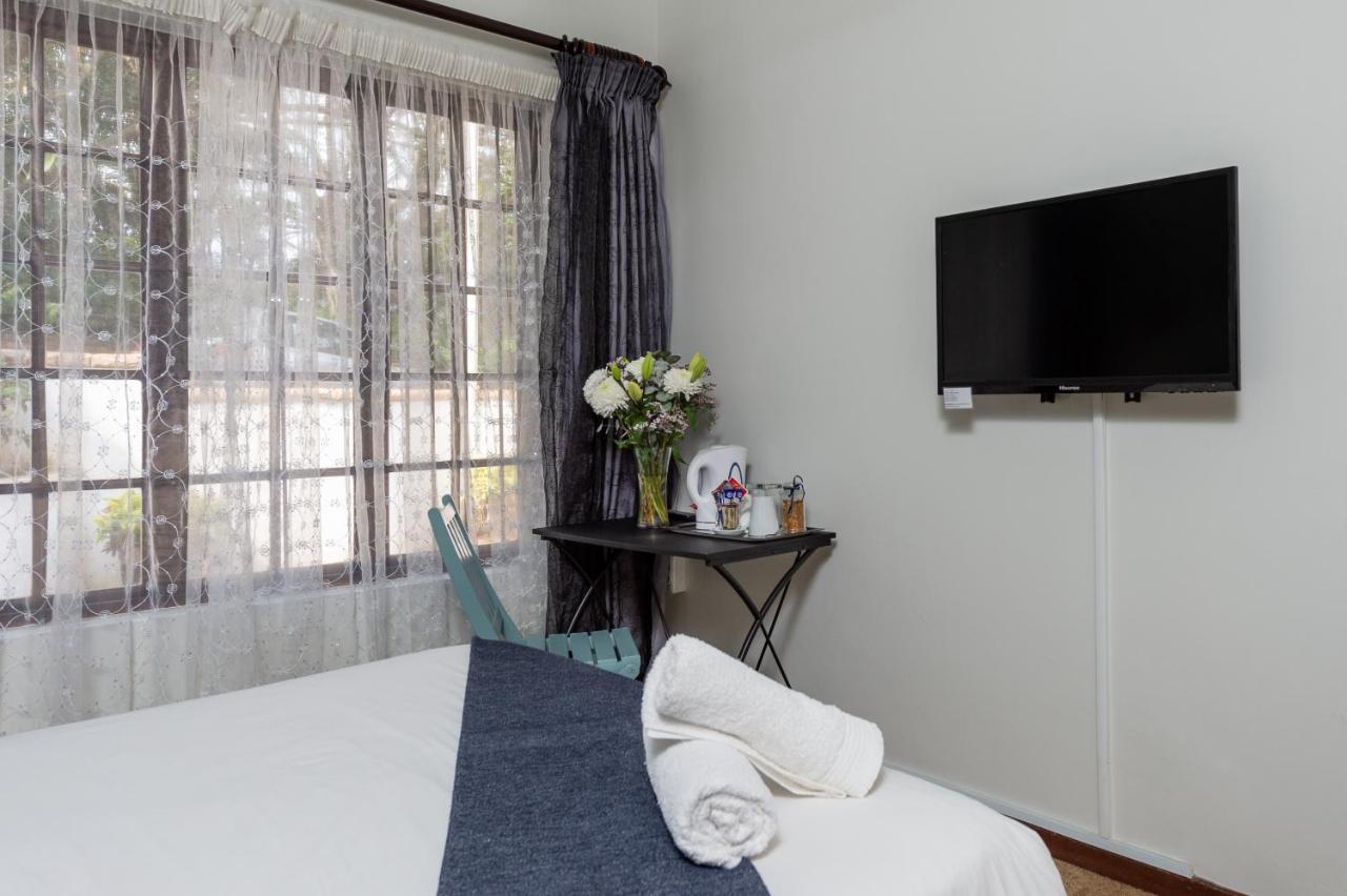 Zesty Guesthouse Port Edward Luaran gambar