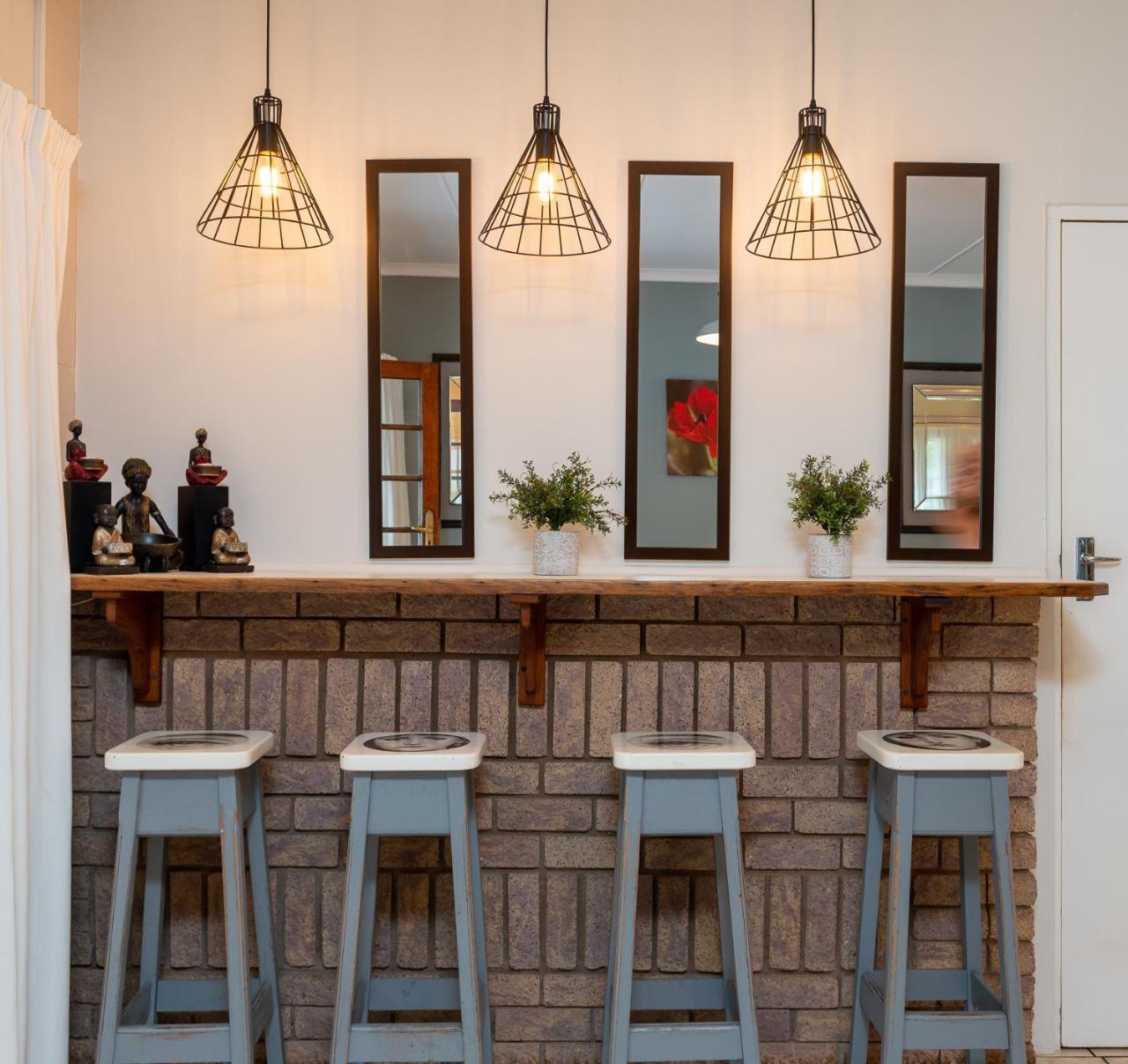Zesty Guesthouse Port Edward Luaran gambar