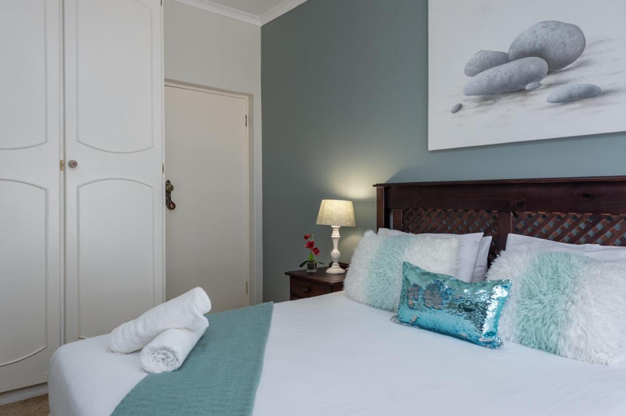 Zesty Guesthouse Port Edward Luaran gambar
