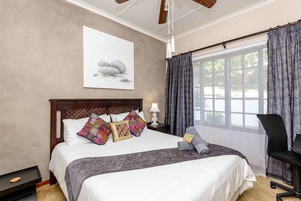 Zesty Guesthouse Port Edward Luaran gambar